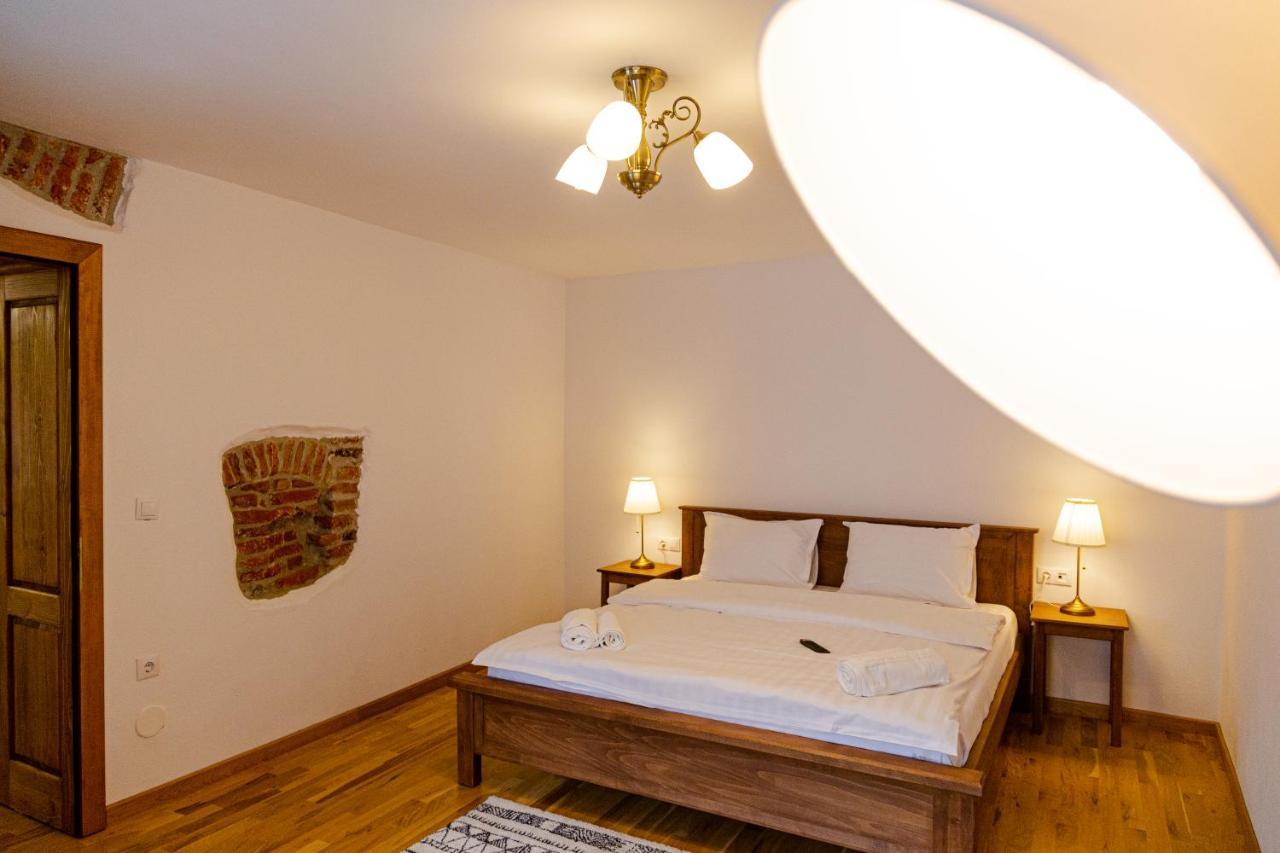 Stone Way Apartment Сибиу Екстериор снимка