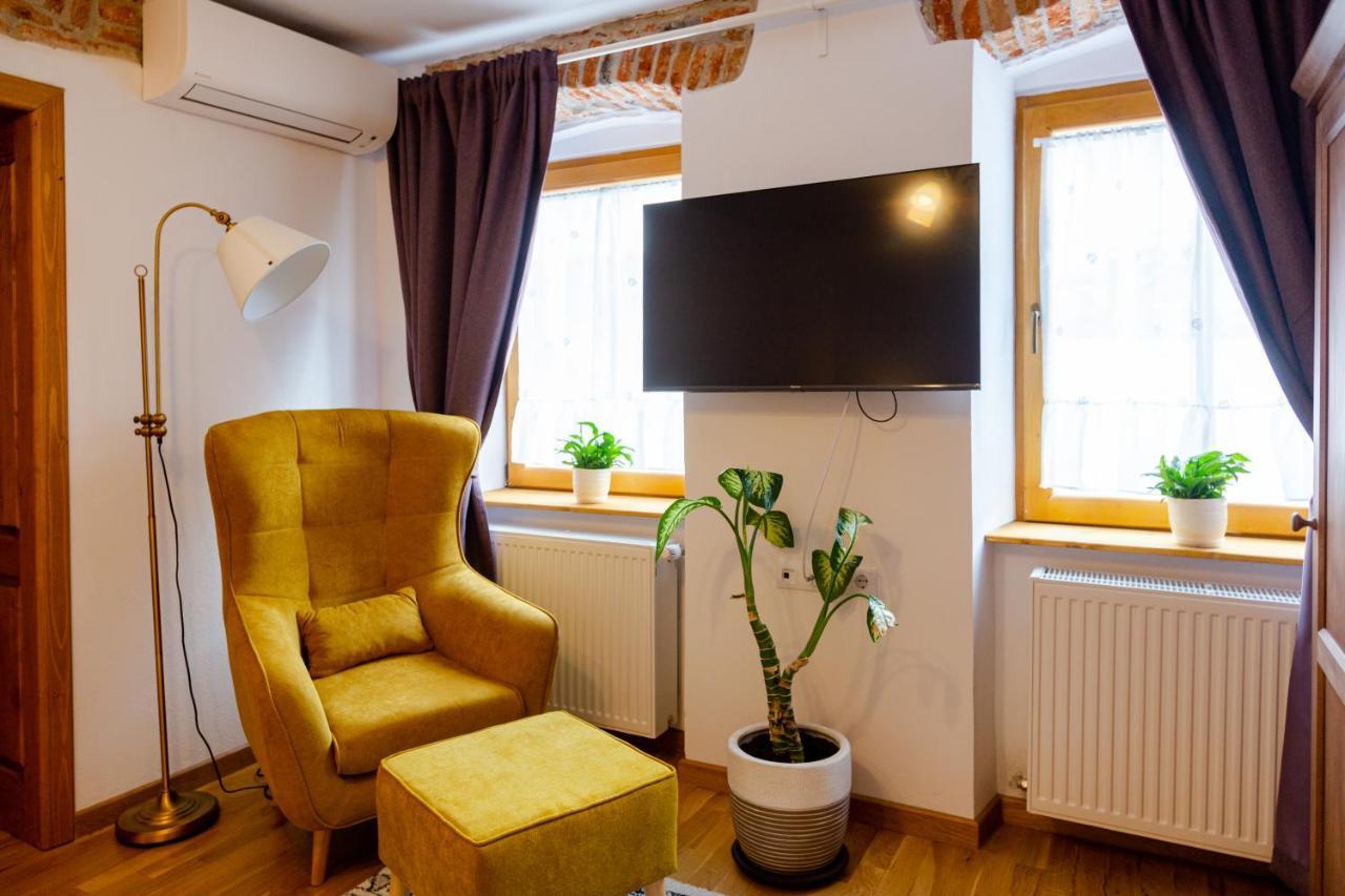 Stone Way Apartment Сибиу Екстериор снимка