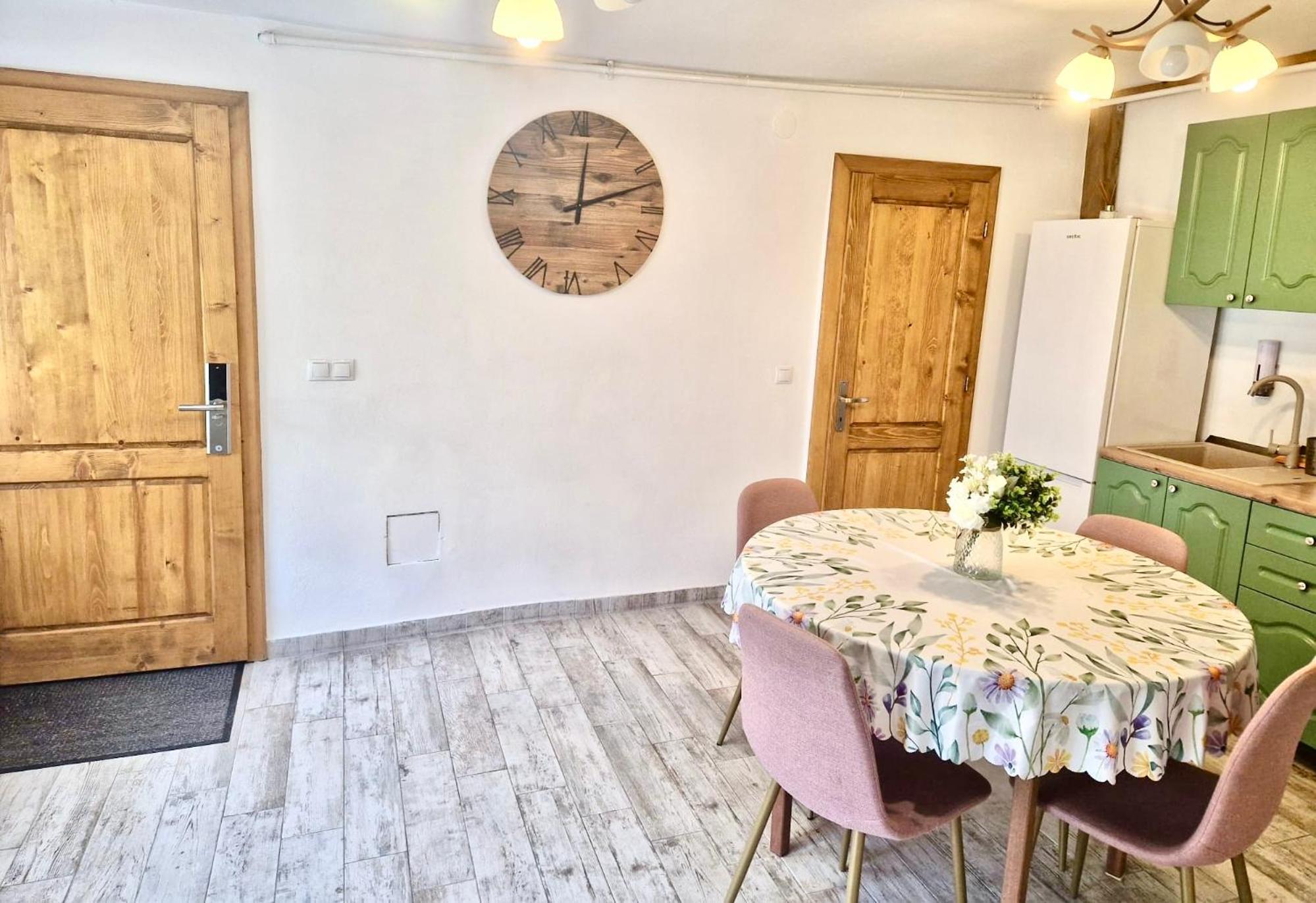 Stone Way Apartment Сибиу Екстериор снимка